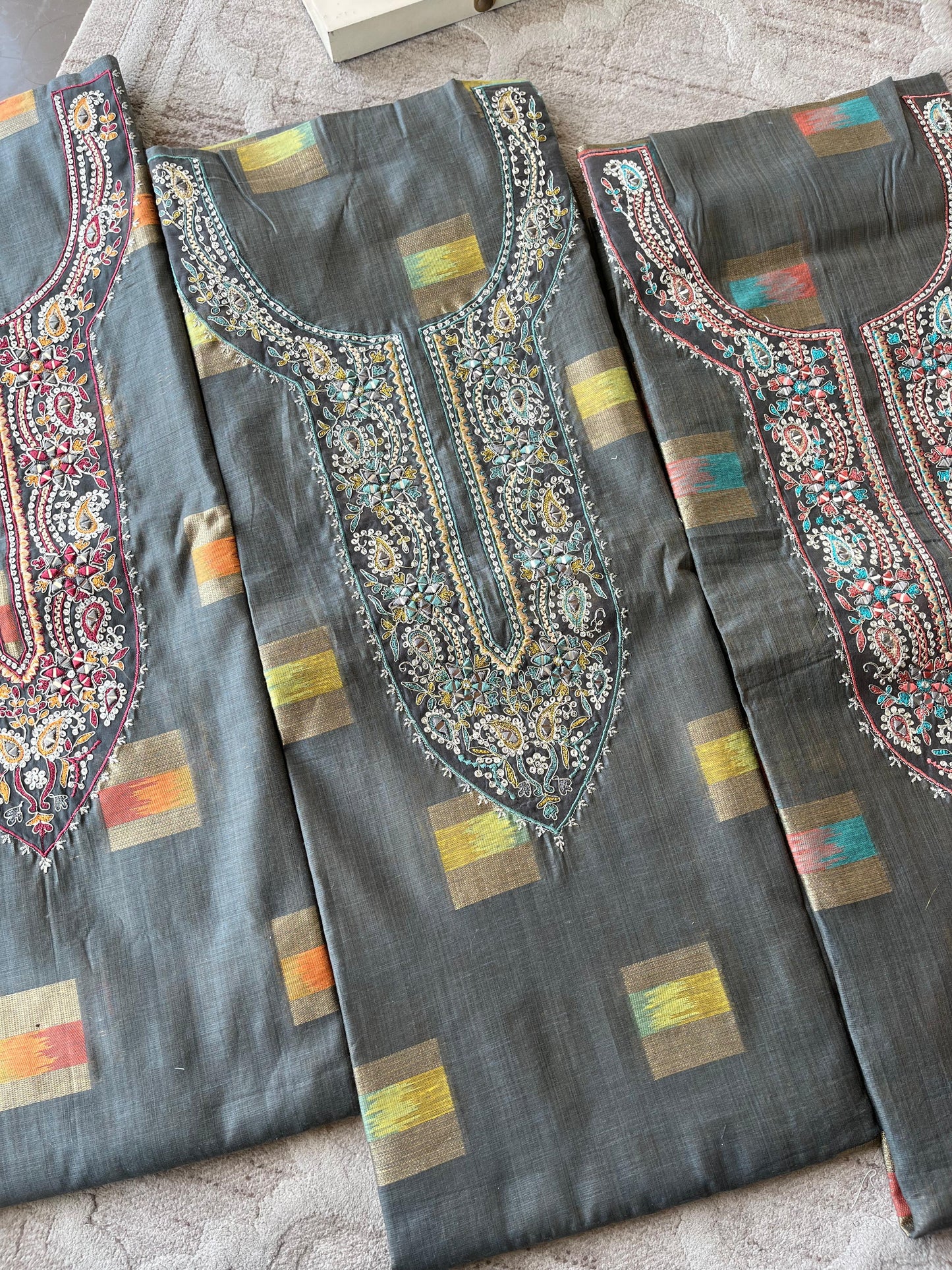 K-2341 UNSTITCHED SUIT
