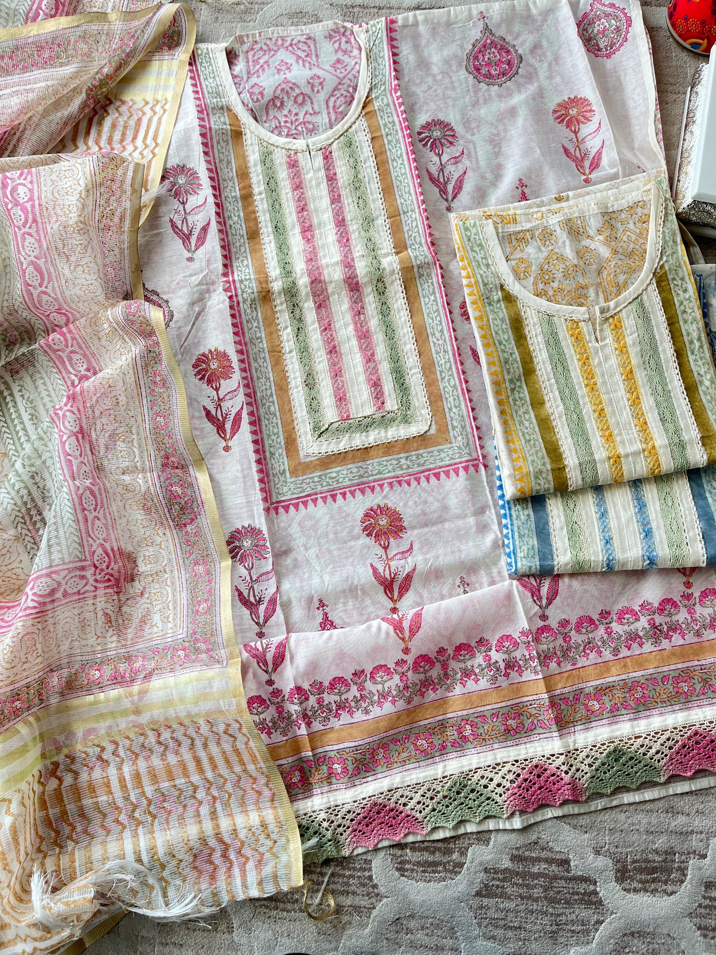 2032 UNSTITCHED SUIT